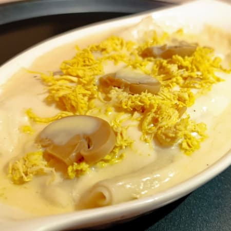 Canelones de Pollo con Champiñones