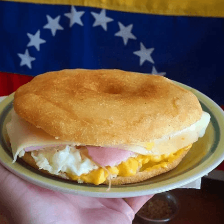 Arepa de Jamón y Queso