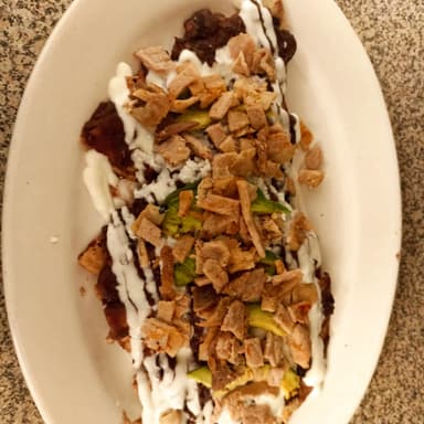 Enfrijoladas con Bistec