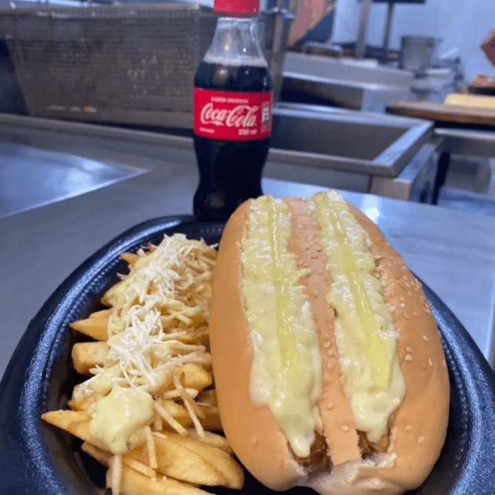 Combo Perro Gemelo Gratinado + Papas + Gaseosa