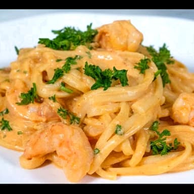 Espagueti Crema de Chipotle con Camarones o Pollo