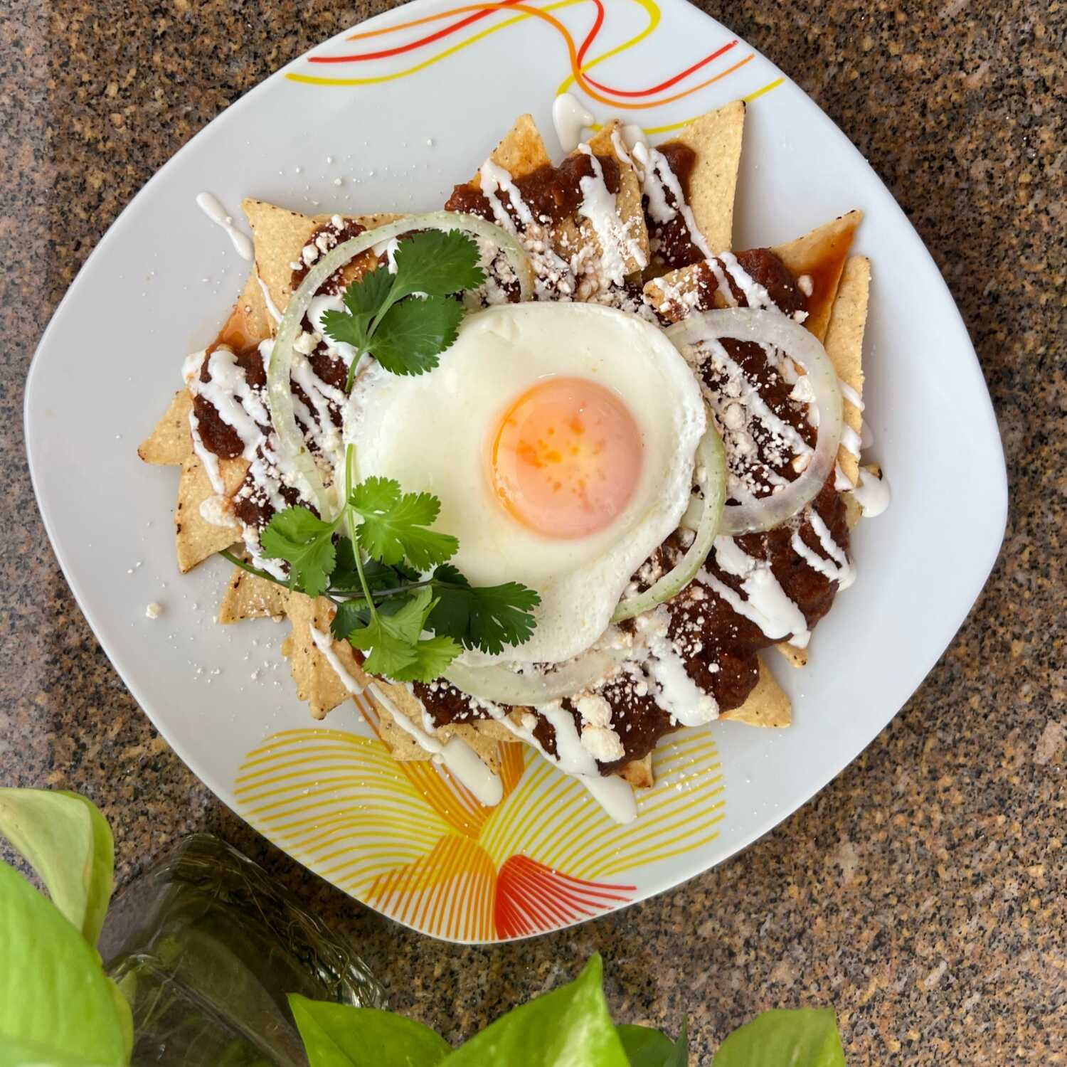 Chilaquiles Rojos con Huevo