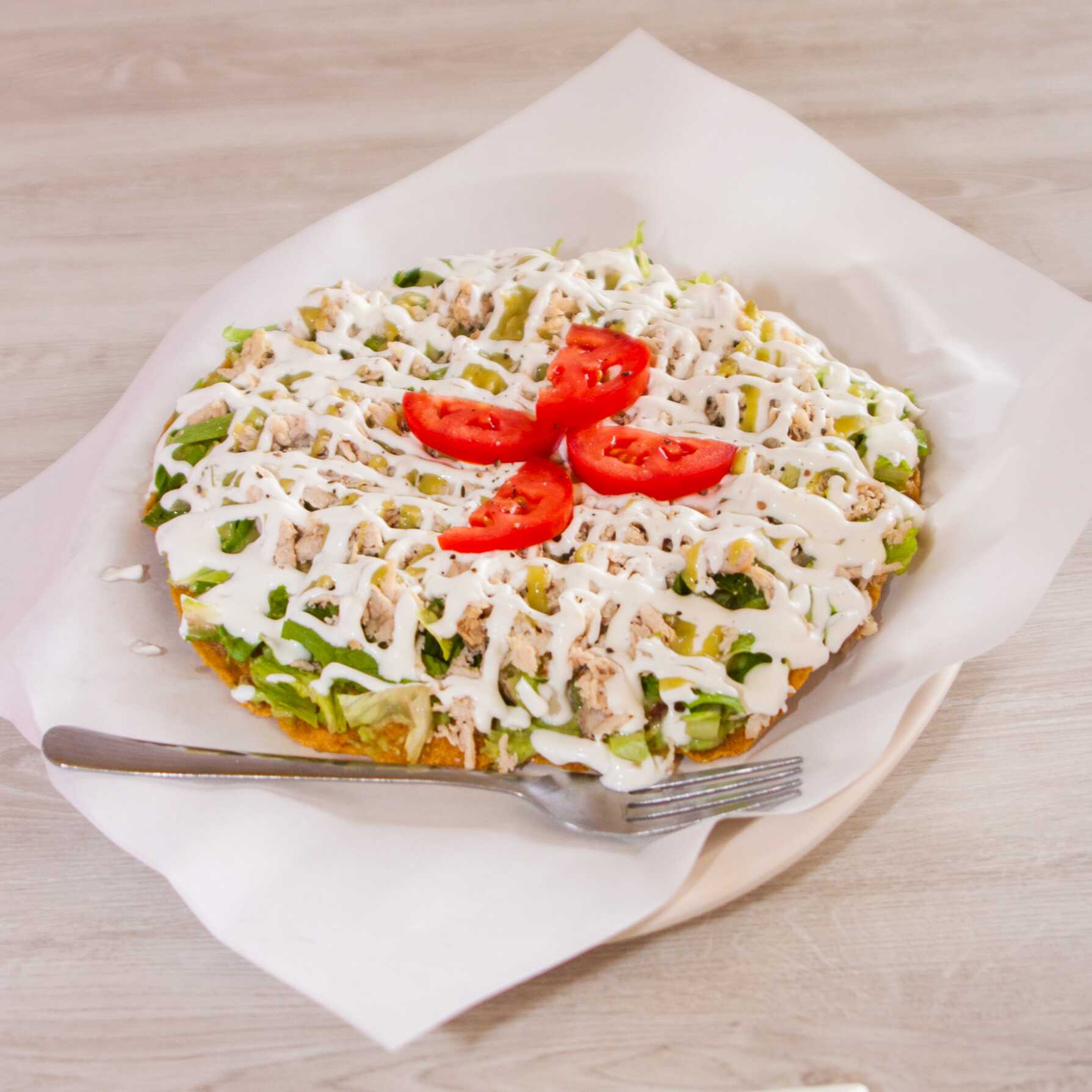 Mega Tostada de Pollo