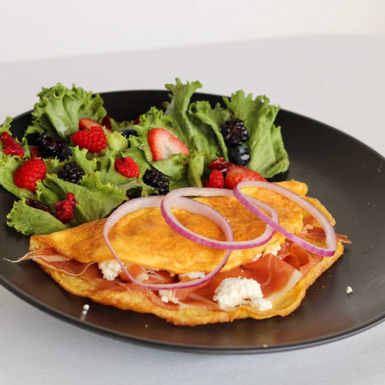 Omelette Jamón Serrano y Queso de Cabra
