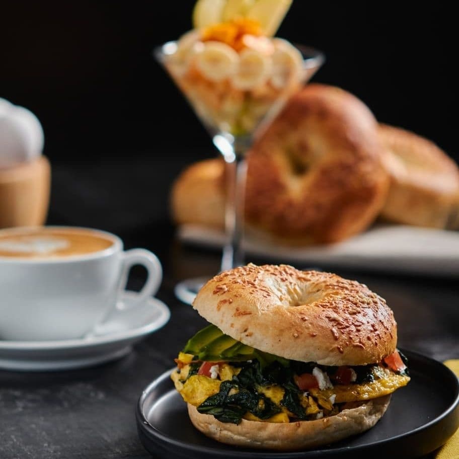 Bagel y Ensalada
