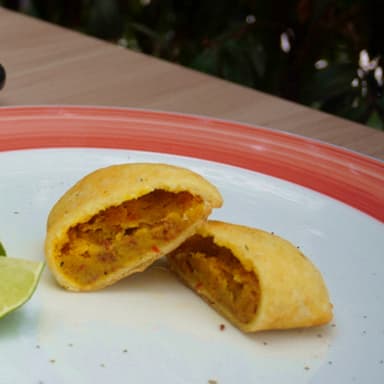 EMPANADA PAPA CON CARNE