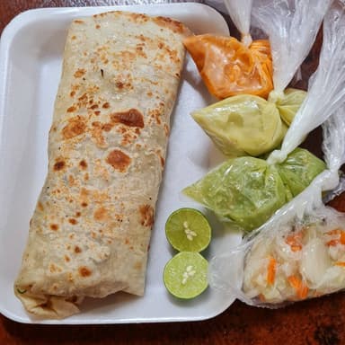 Combo Burrito al Pastor + Agua de Jamaica