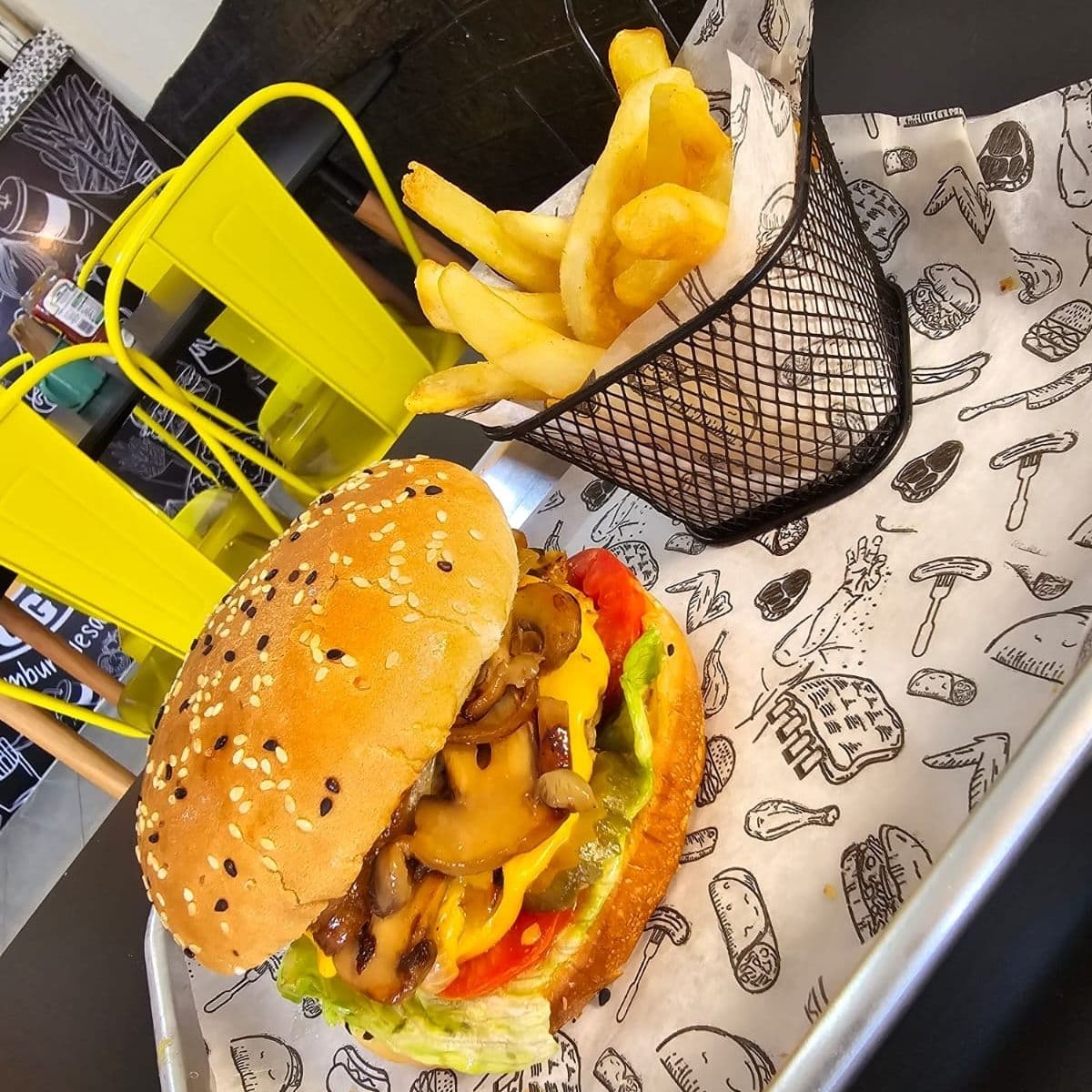 Hamburguesa Campirana con Papas