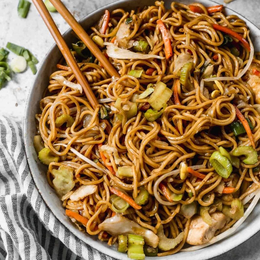 Chow Mein Familiar