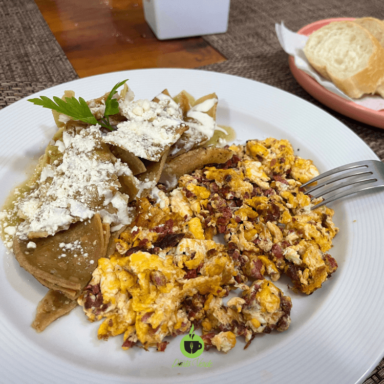 HUEVOS REVUELTOS