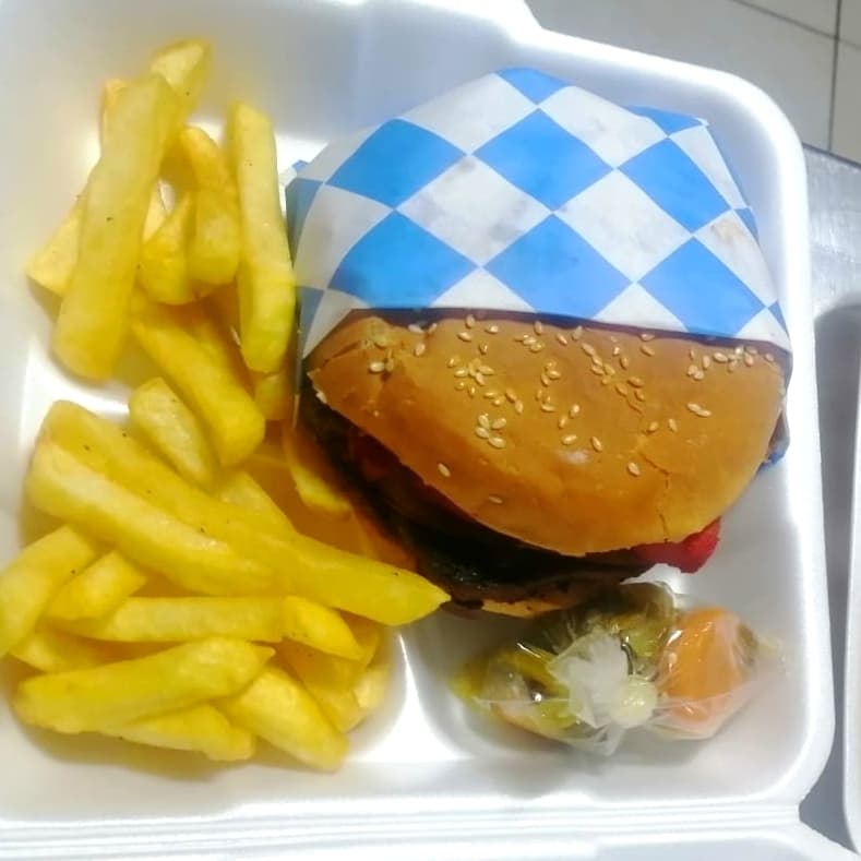 Hamburguesa de Sirloin con Papas