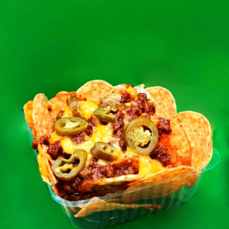 Nachos Con Queso, Camarón Marinado y Jalapeño