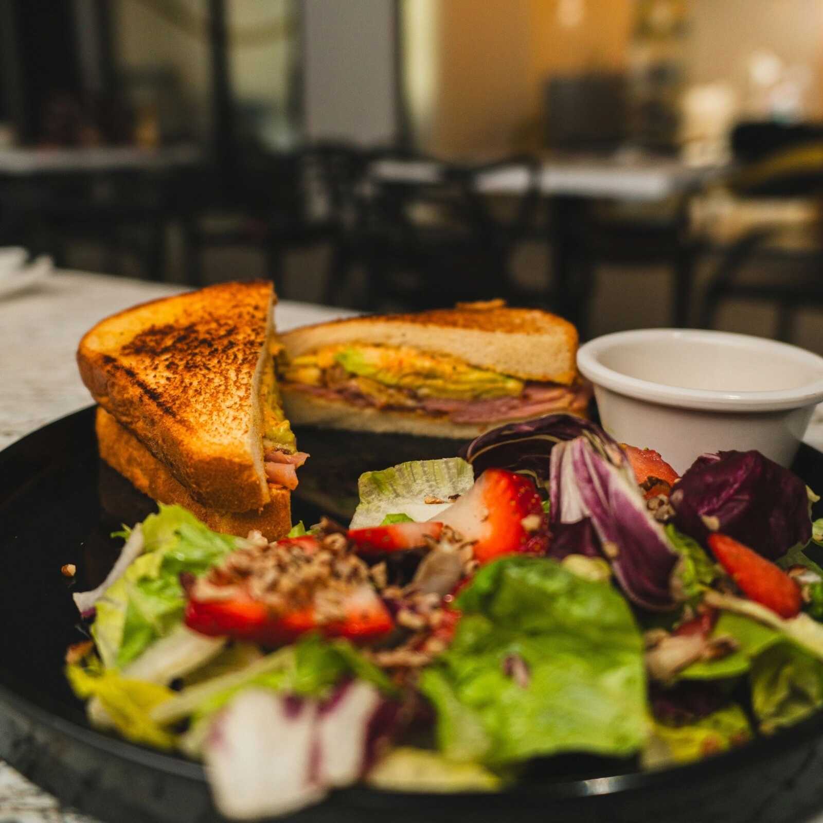 Club Sandwich / Frost Lemon