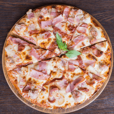 Pizza de tocino mediana