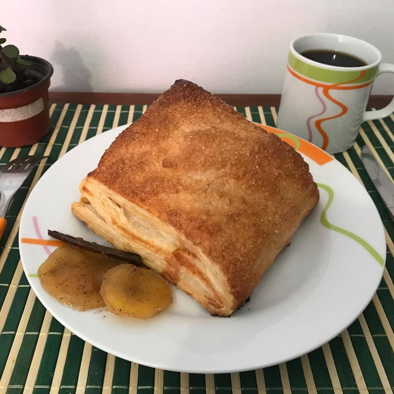 Hojaldre Queso Crema con Manzana