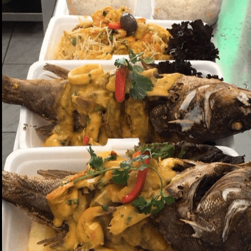 Pescado al Ajo con Langostinos