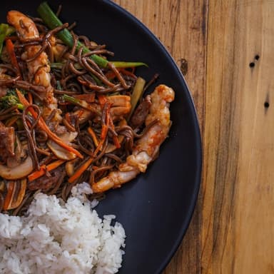Yakiudon Mixto (Pasta de Arroz)