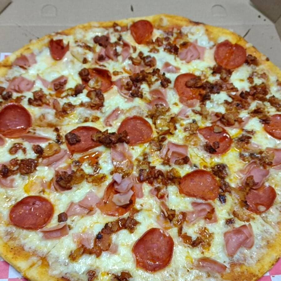 Pizza de Carnes Frias