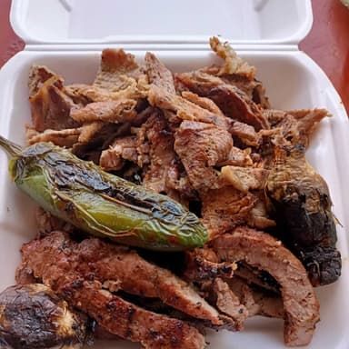 Medio Asada y chorizo