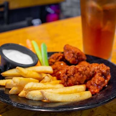 Combo 7 Boneless con Papas + Té Helado