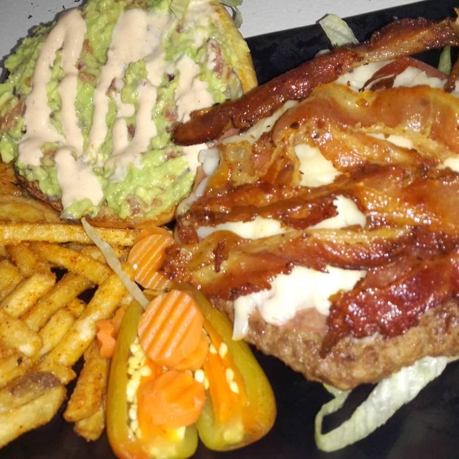 Tocineitor, incluye papas