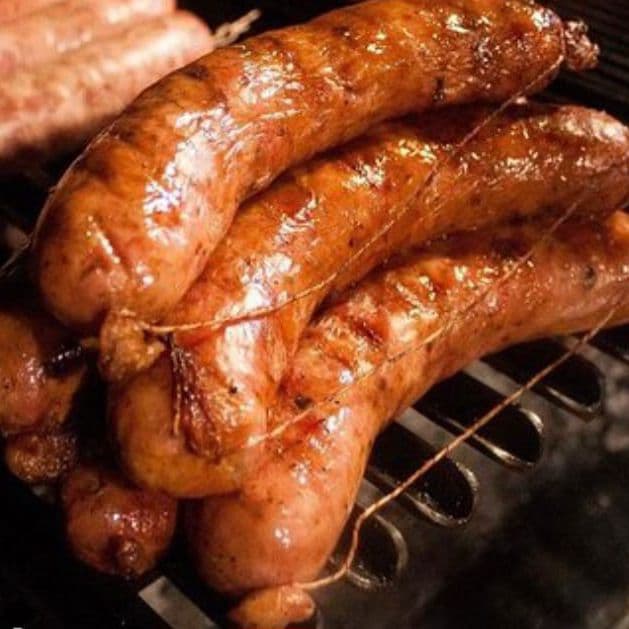 Arepas Asadas Con Chorizo De Cerdo