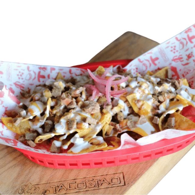 COMBO 5: NACHOS, TACOS, CACHET Y BEBIDAS