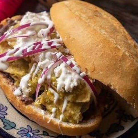 Torta de chilaquil con chistorra