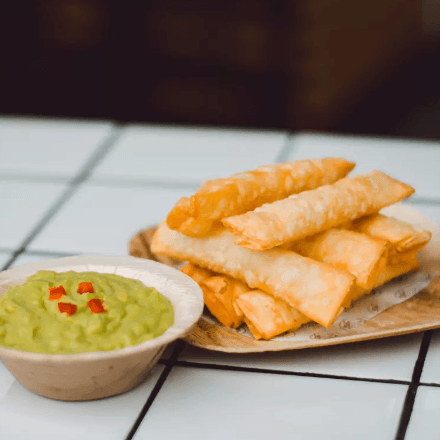 Tequeños con queso 4 Unidades