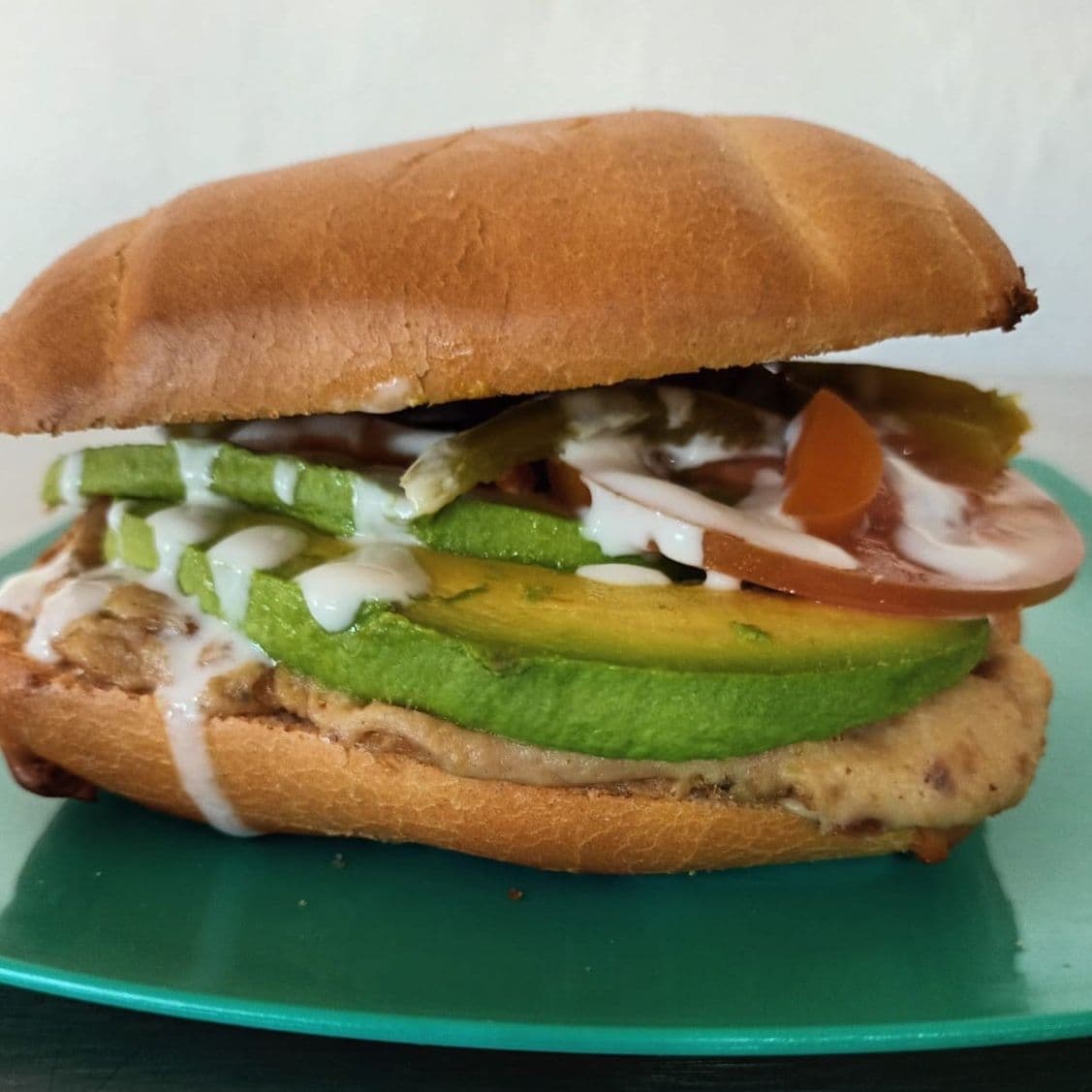 Torta de Frijoles con Tocino y Queso