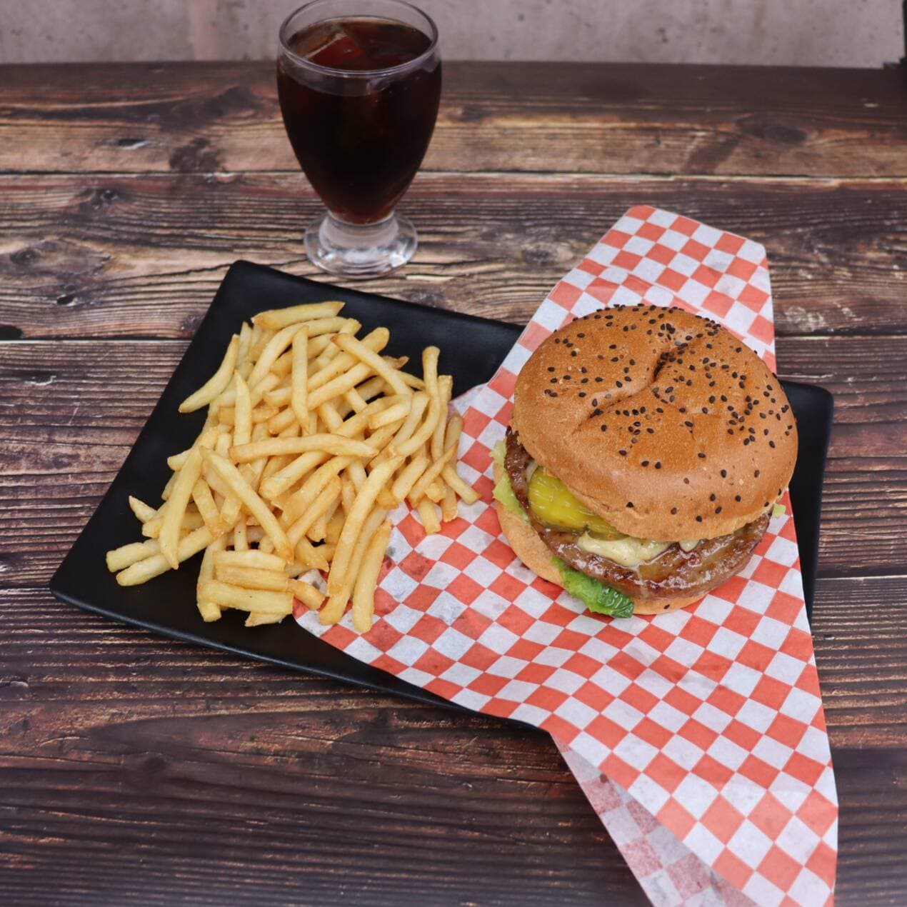 Combo Hamburguesa, Papas y Coca