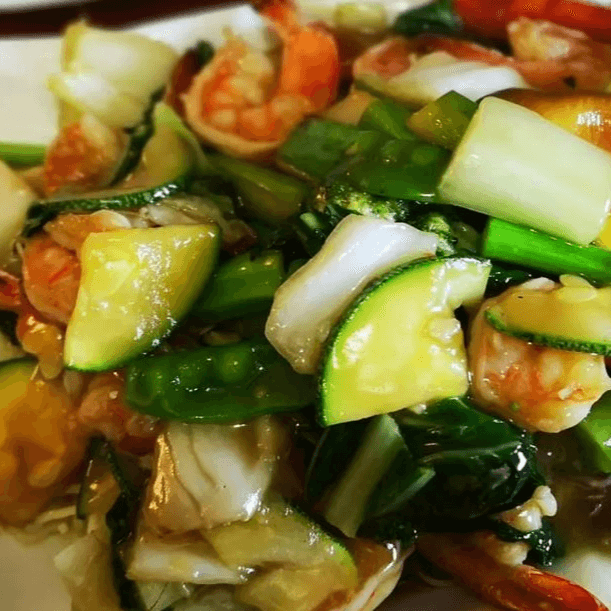 Langostinos Saltado con Verduras