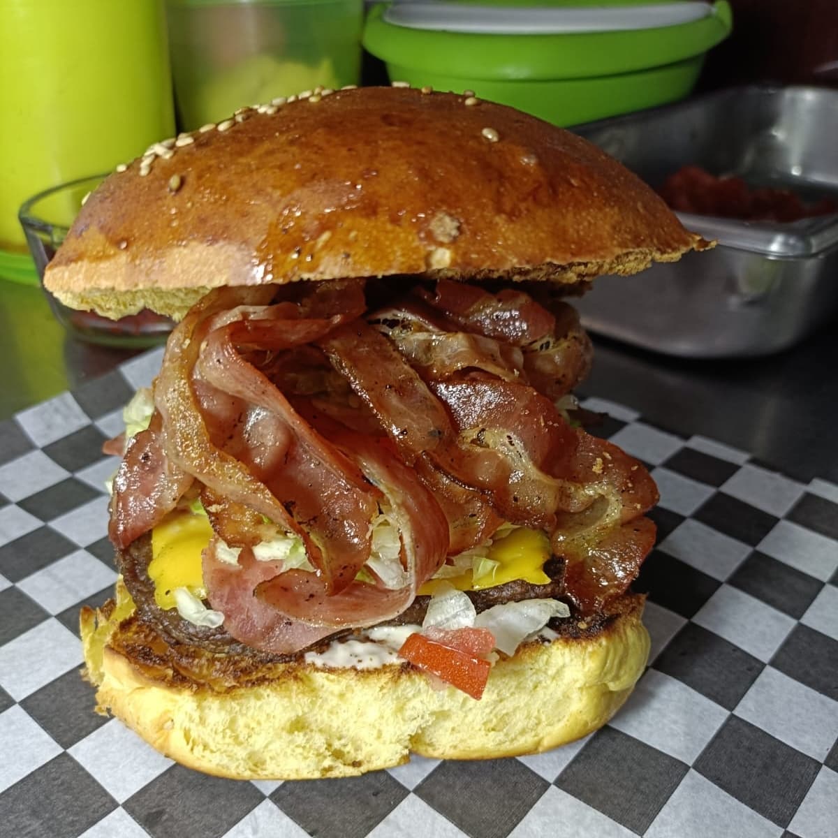 Hamburguesa De Tocino Con Papas