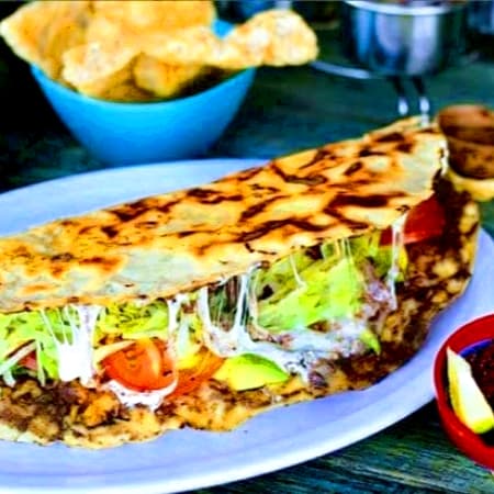 1 TLAYUDA + 1 HORCHATA DE ½ L