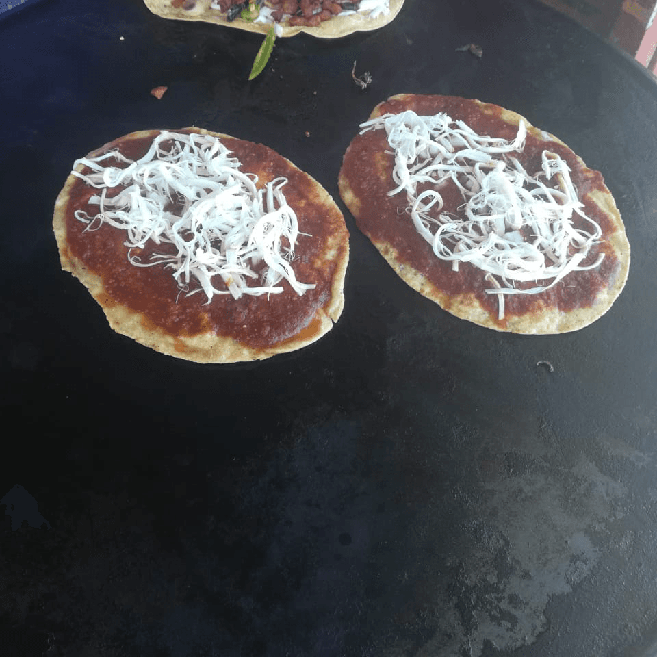 Memela con Quesillo