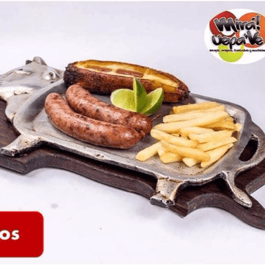 2x1 Chorizos Santarrosanos + Jugo del Dia + Postre