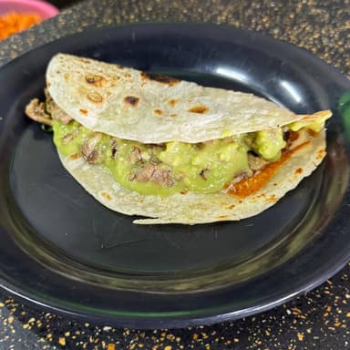 MULITA CHICA DE CARNE ASADA
