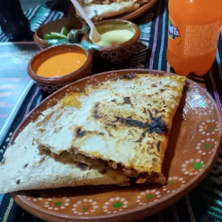 Tlayuda de cecina