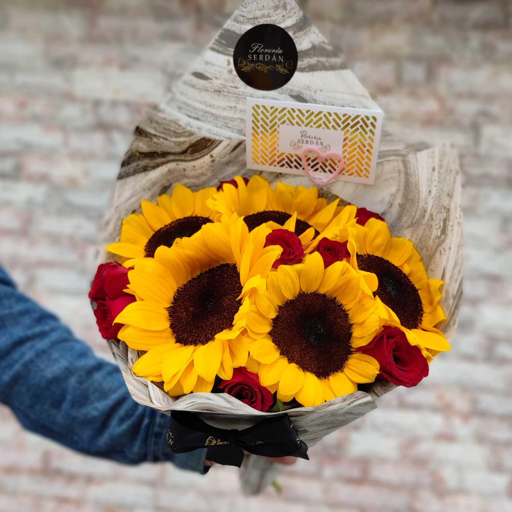 12 Rosas 5 Girasoles