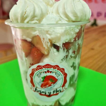 Fresa con Crema Quipito 9 OZ