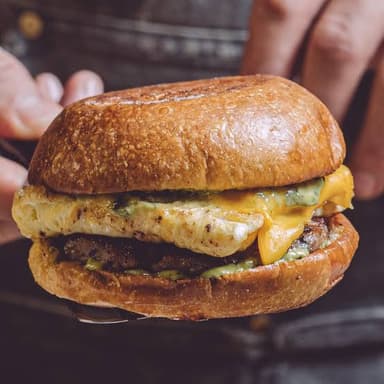 Sándwich Americano en Pan Brioche