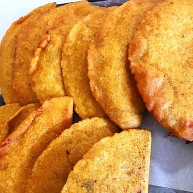 Empanada de carne con queso