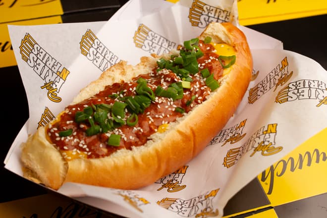 CHILI CHEESE DOG