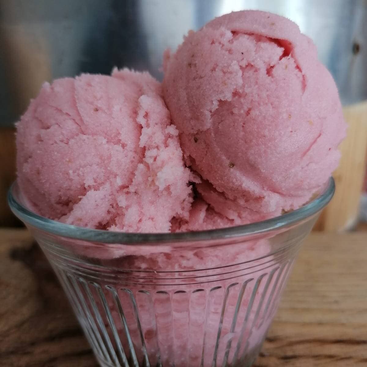 Nieve de Fresa (de Leche) 1/2 Litro