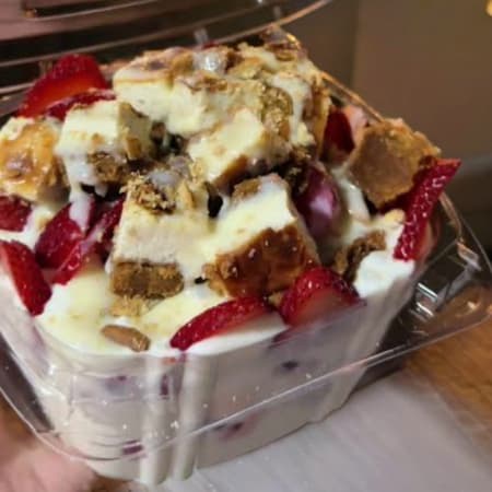 Cheesecake con Fresas con Crema