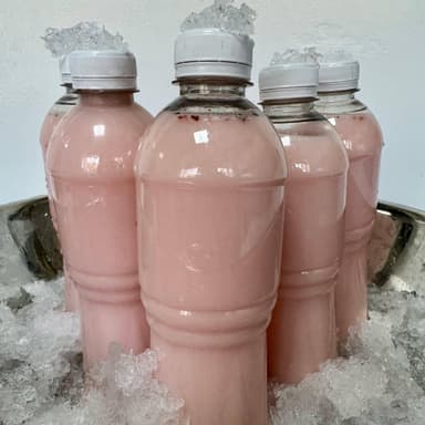 Agua de Horchata de Fresa