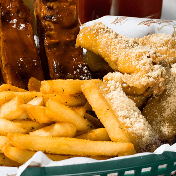 Ribs and Wings (costillitas + alitas)