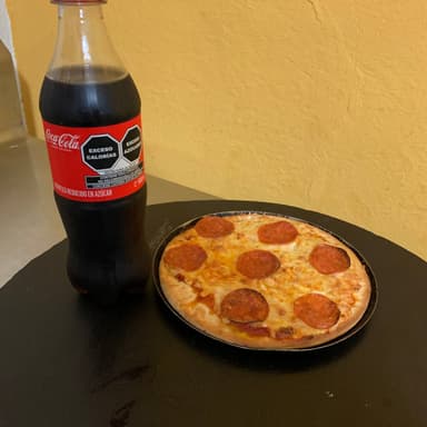 Combo Pizza individual 8" + Coca Cola 500ml