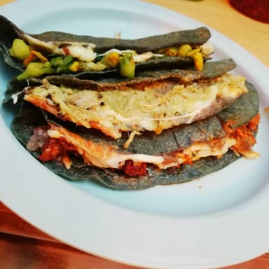 Quesadilla De Guisado
