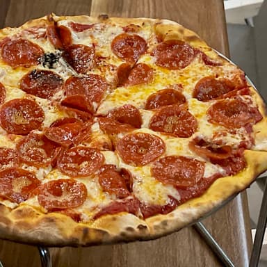 PIZZA DE PEPPERONI